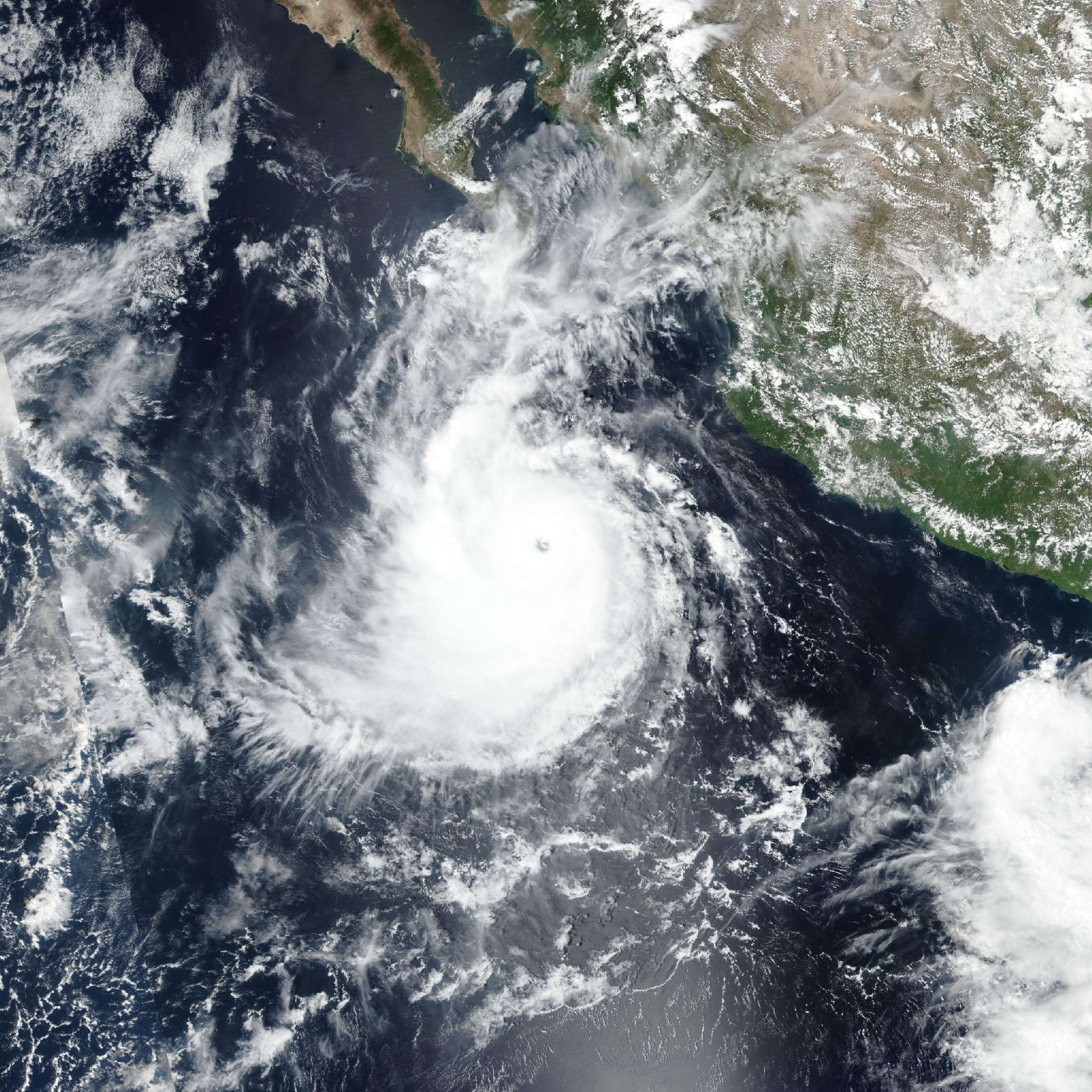 Major Hurricane Polo LIVE Tracker, Updates & Forecast | Zoom Earth